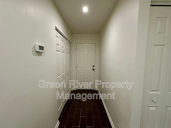 5th image of 3288 Deerfield Pointe Dr