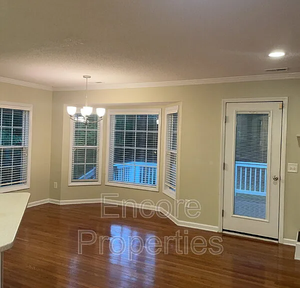 3384 Carolina Way — Photo 6