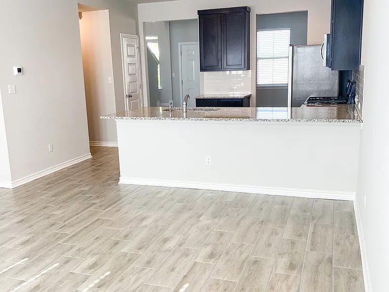 Artesian Springs Xing — Photo 34