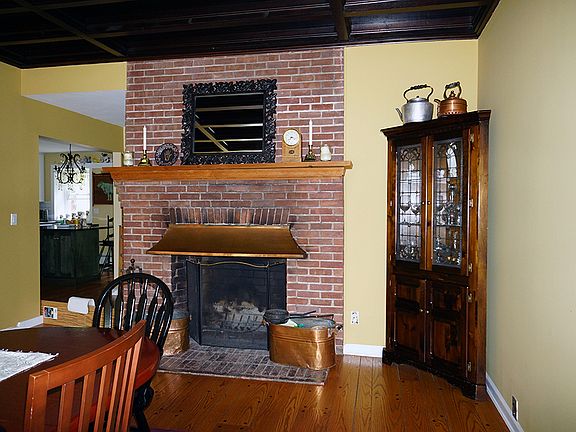 dining room with fireplace