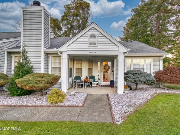 1058B Buckingham Drive, Manchester, NJ 08759