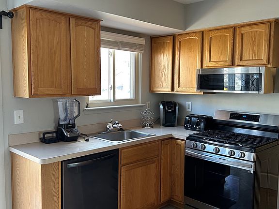 4th image of 1187 Canterbury Cir