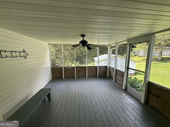 4th image of 832 Buena Vista Dr