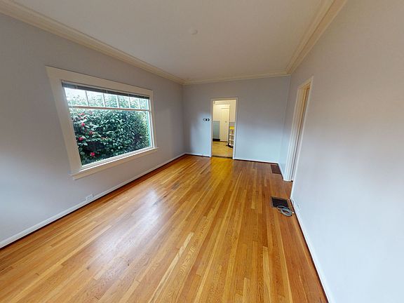 2nd image of 5712-5722 SE Belmont St #5720