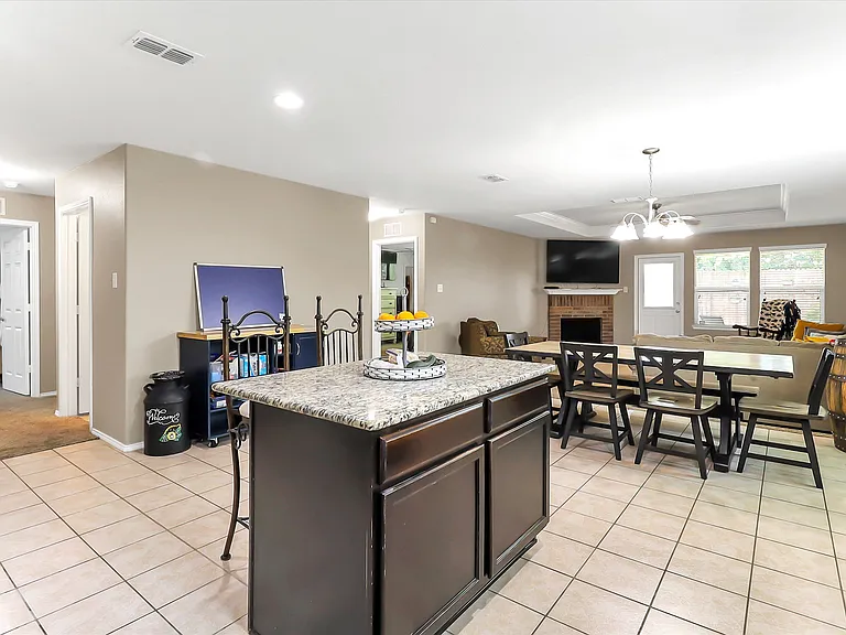 1713 Megan Creek Dr — Photo 12