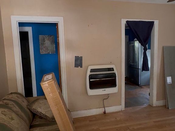 4th image of 905 Lafayette Street Ext