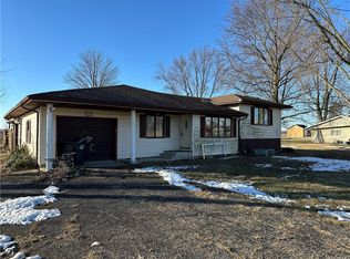 707 E Tyler Ave, Casey, IL 62420