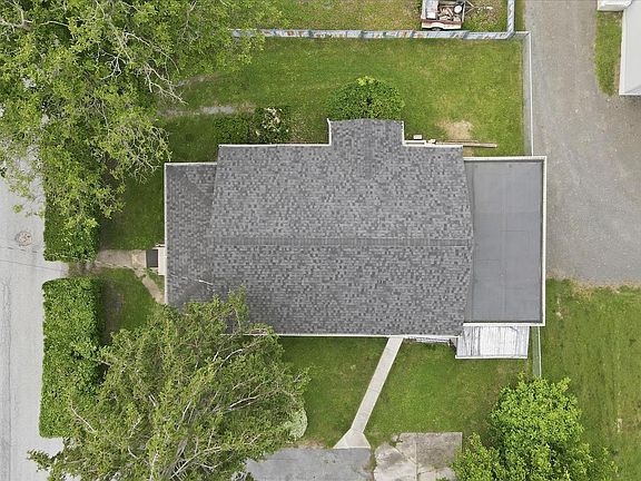 5th image of 35 Paul Courtney Dr