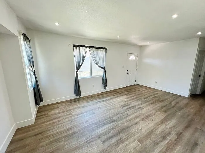 851 Euclid Ave — Photo 10