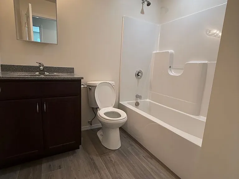 923 Foster Ct — Photo 6