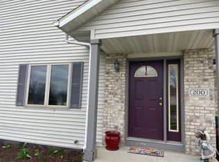 200 E Northlawn Dr, Cottage Grove, WI 53527