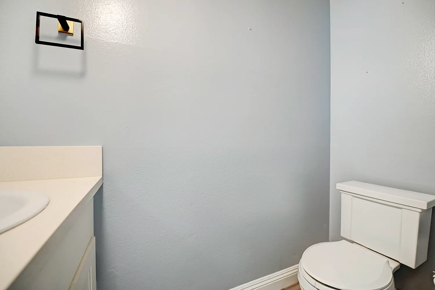 3 bed, 2.5 bath, 1289 sqft, $3,450 — Photo 2