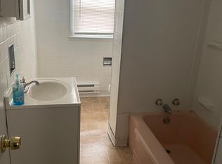 522 N 4th St #2, Clinton, IA 52732