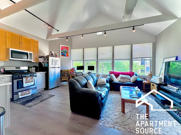 1239 W Ohio St APT 3, Chicago, IL 60642