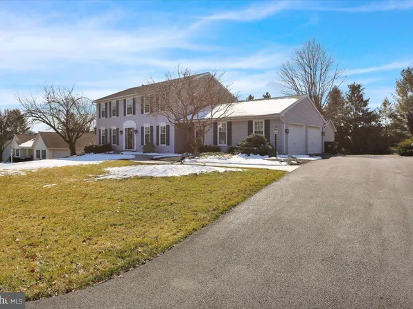 35 Fairway Dr, Denver, PA 17517