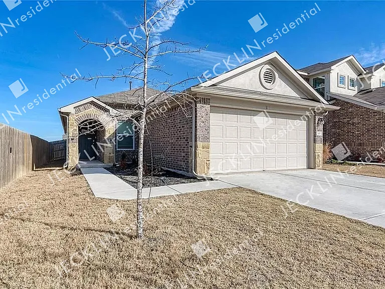 105 Kleberg Ct — Photo 1
