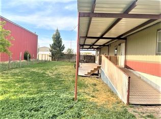 1015 W Garrett, Sheffield, TX 79781