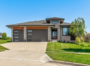 810 S Balsam St, West Des Moines, IA 50266