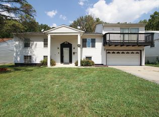 131 E Maple Dr, Glenwood, IL