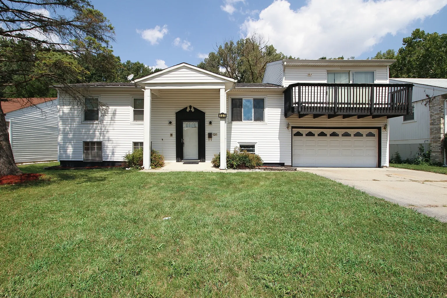 131 E Maple Dr photo 1