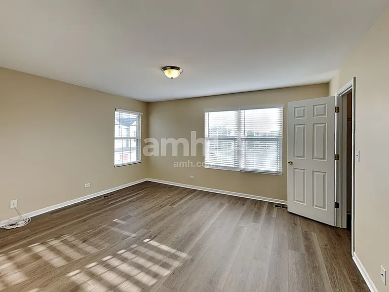 509 Springbrook Trl N — Photo 12