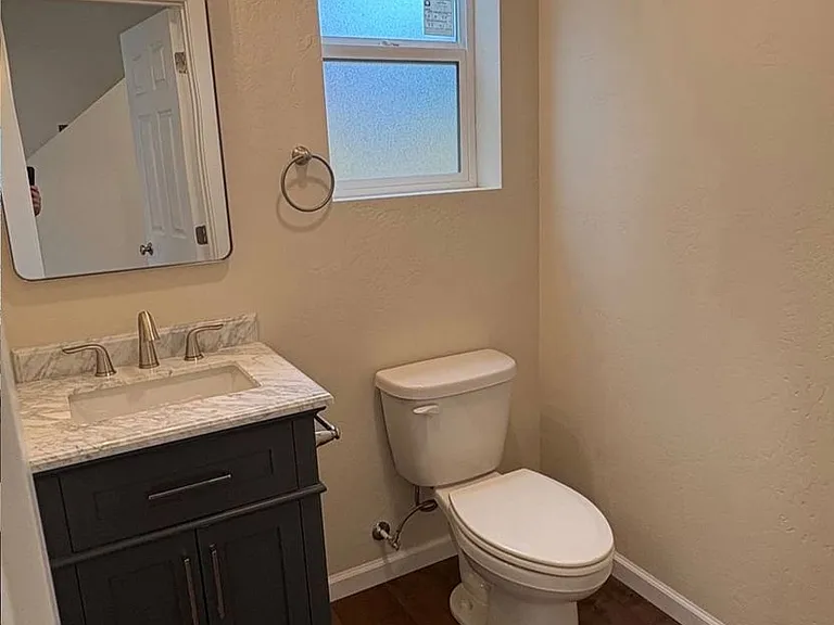 613 Saint Thomas Ln #A-B — Photo 14