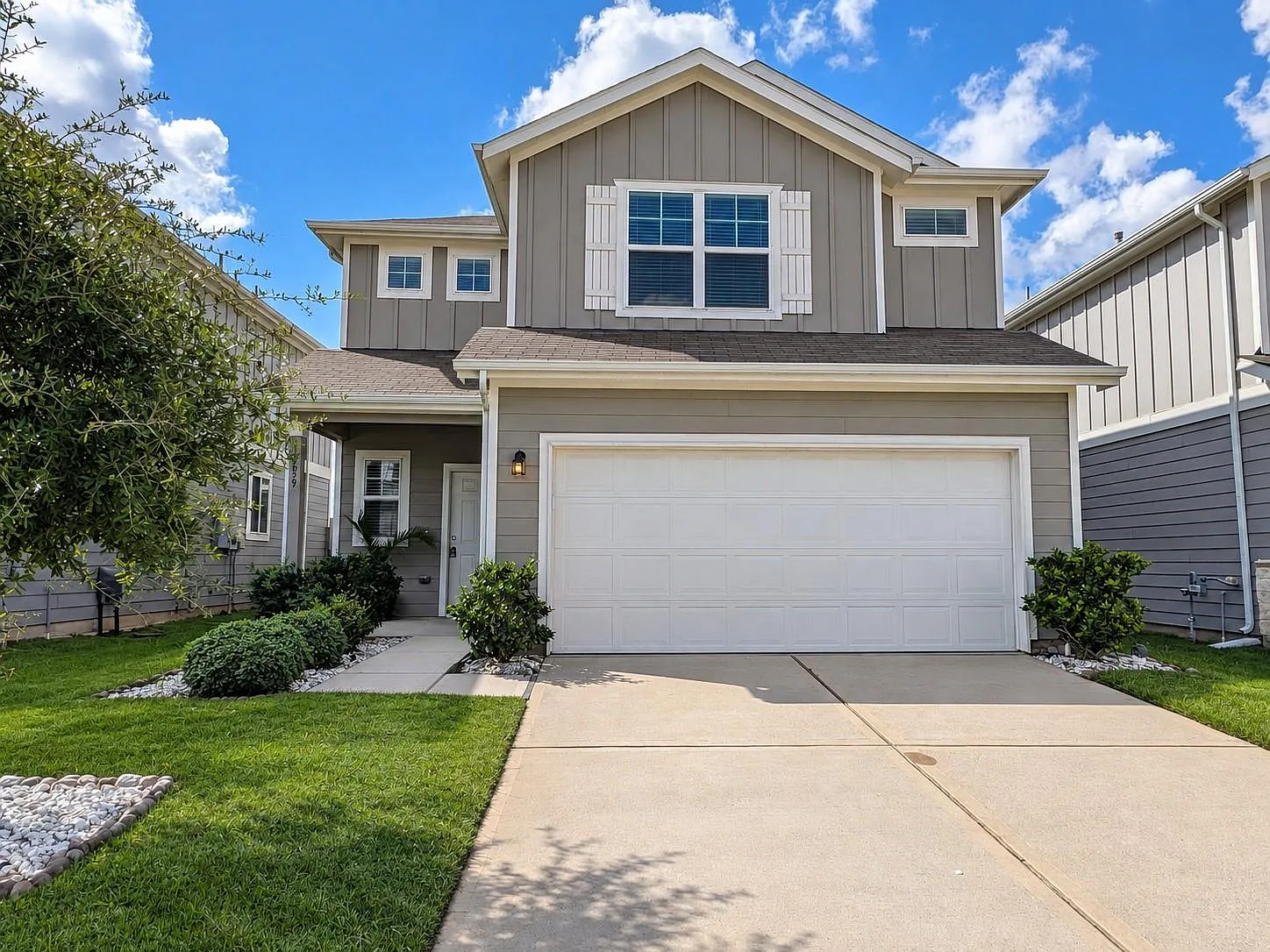 4 bed, 3.0 bath, 2034 sqft, $2,150 — Photo 1