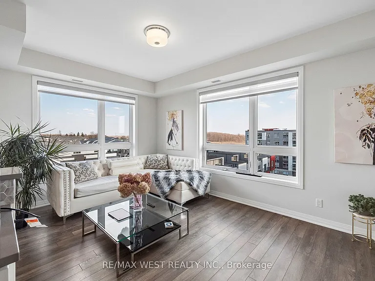 58 Adam Sellers St #605 — Photo 7