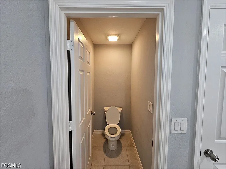2523 NE 6th Pl — Photo 15