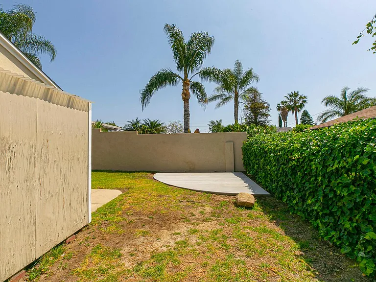 10929 Whitegate Ave — Photo 45