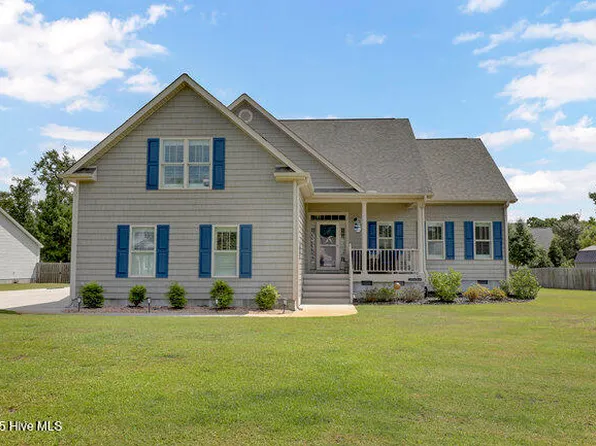 140 Century Road, Hampstead, NC 28443