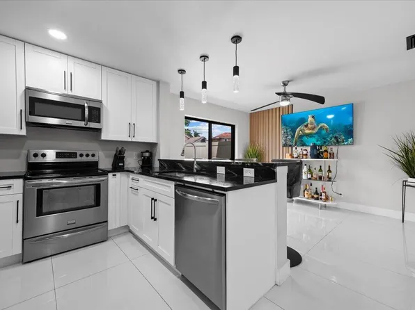 1779 Harborside Cir, Wellington, FL 33414