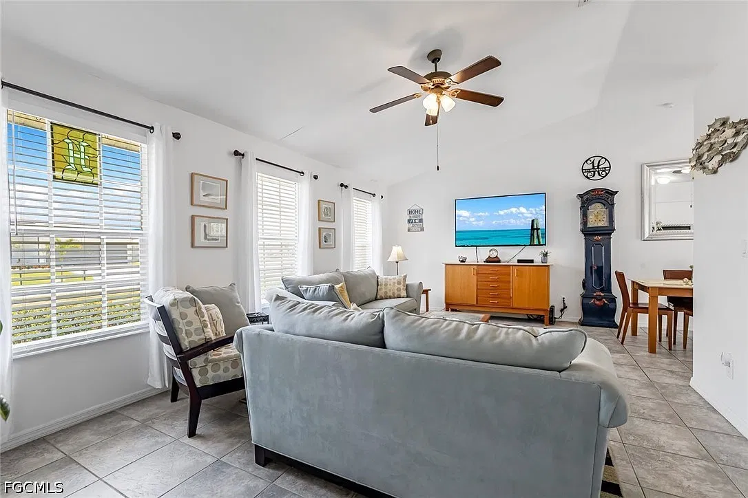 3 bed, 2.0 bath, 1232 sqft, $1,850 — Photo 4