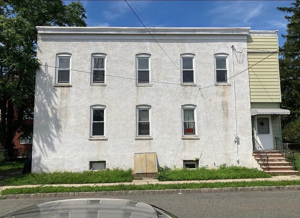 3 bed, $3,000 — Photo 2