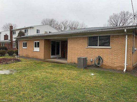 4th image of 20500 Mauer St