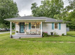 901 Elm St, Otisco, IN 47163