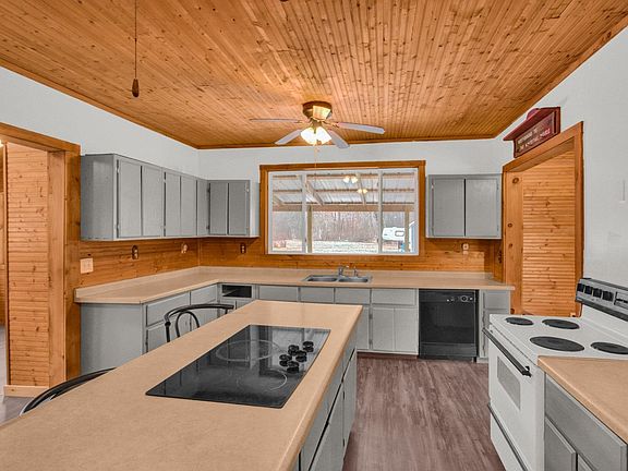 Spacious Kitchen