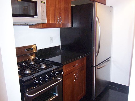 2nd image of 132 W 82nd St