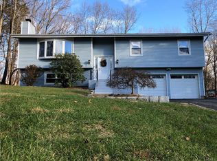 4 Peter Beet Dr, Cortlandt Manor, NY 10567