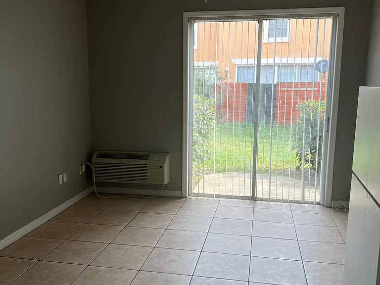 4457 Saint Georges Ct #4457B — Photo 2