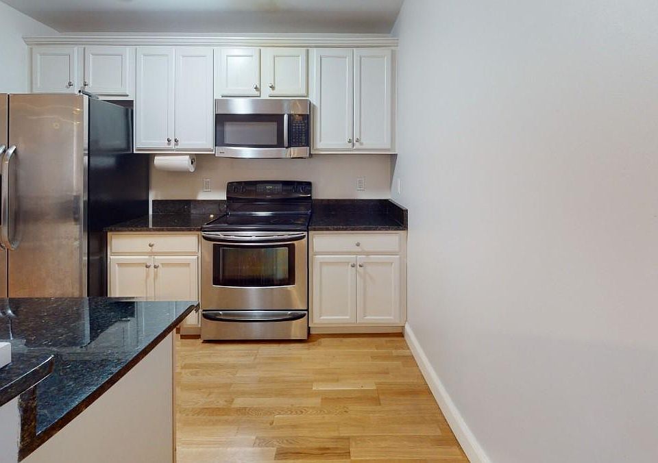 1st image of 144 Hancock St #2