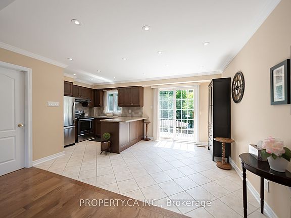 5th image of 17 Boyne Highlands Ct