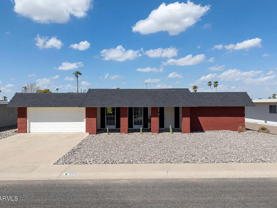 9213 W Briarwood Cir N
