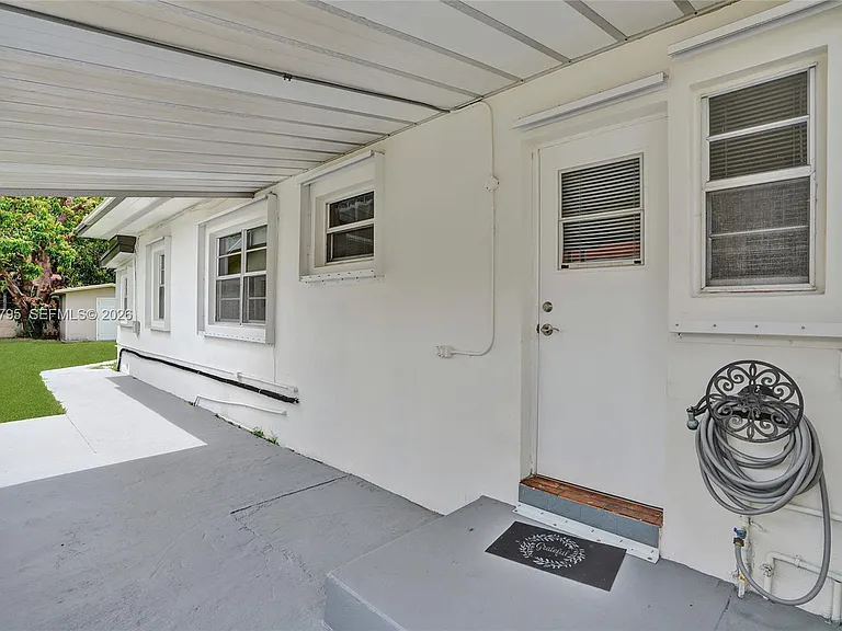 2920 SW 3rd St #2920 — Photo 17