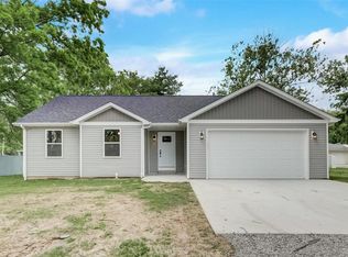 135 N Mine St, Breese, IL