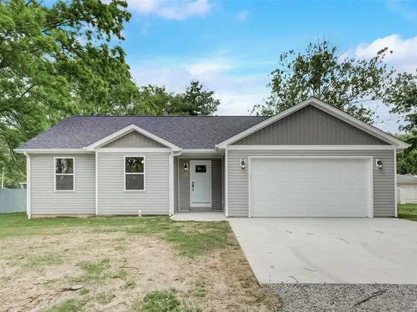 135 N Mine St, Breese, IL 62230