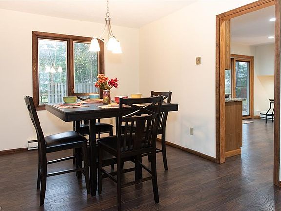 4th image of 224 Parsons Dr