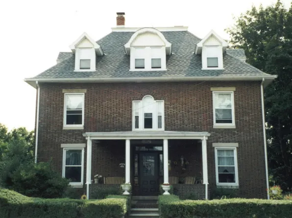 97 N 3rd Ave, Royersford, PA 19468