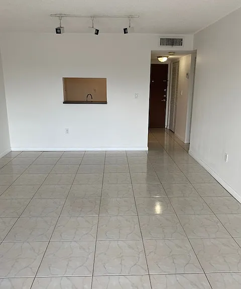 5199 NW 7th St — Photo 13