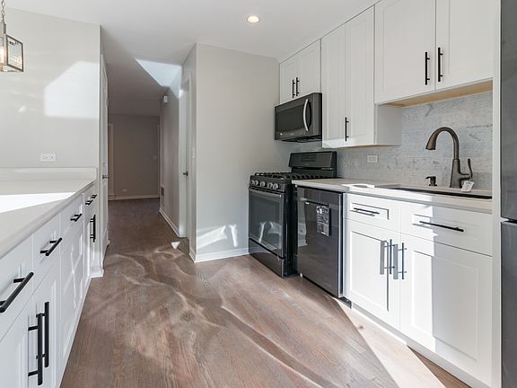 4th image of 7865 N Nordica Ave